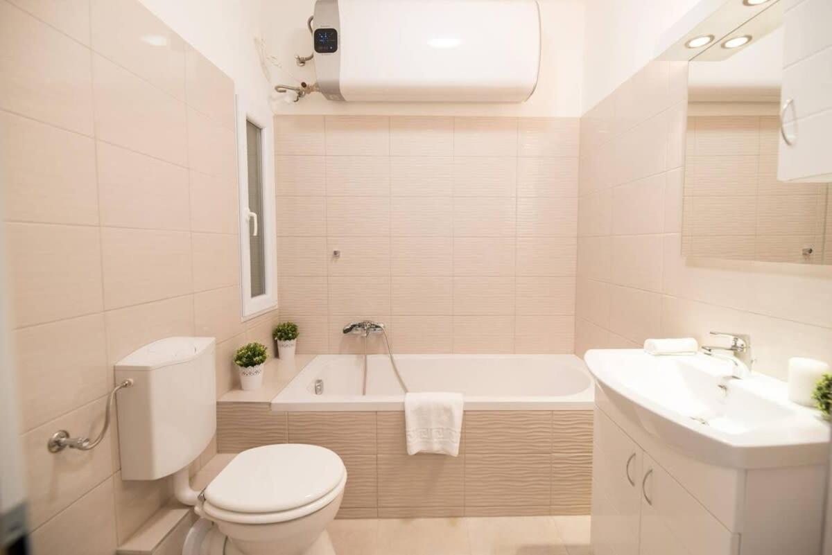 בודפשט Trendy Central Apartment At Castle מראה חיצוני תמונה
